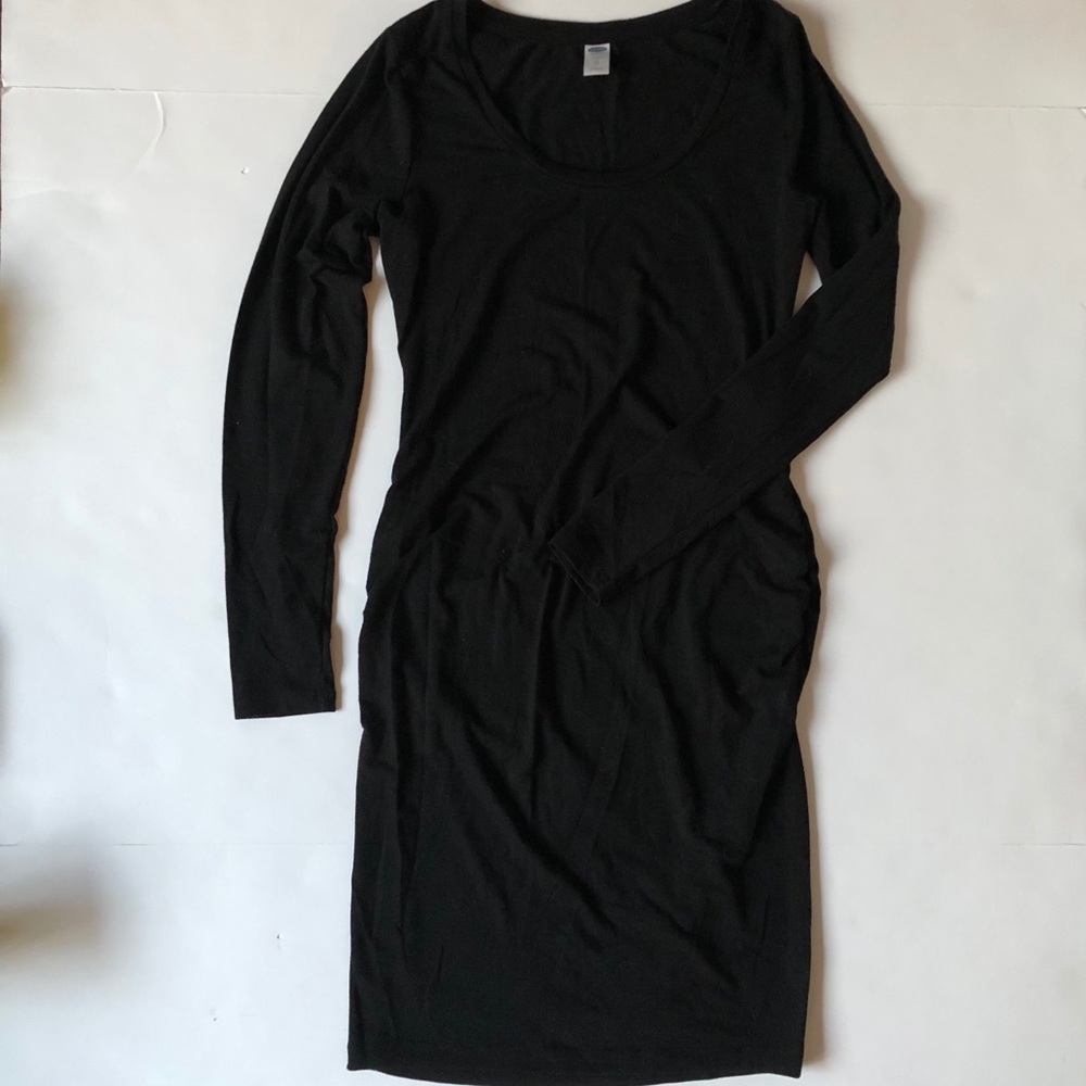 Long sleeve maternity bodycon dress